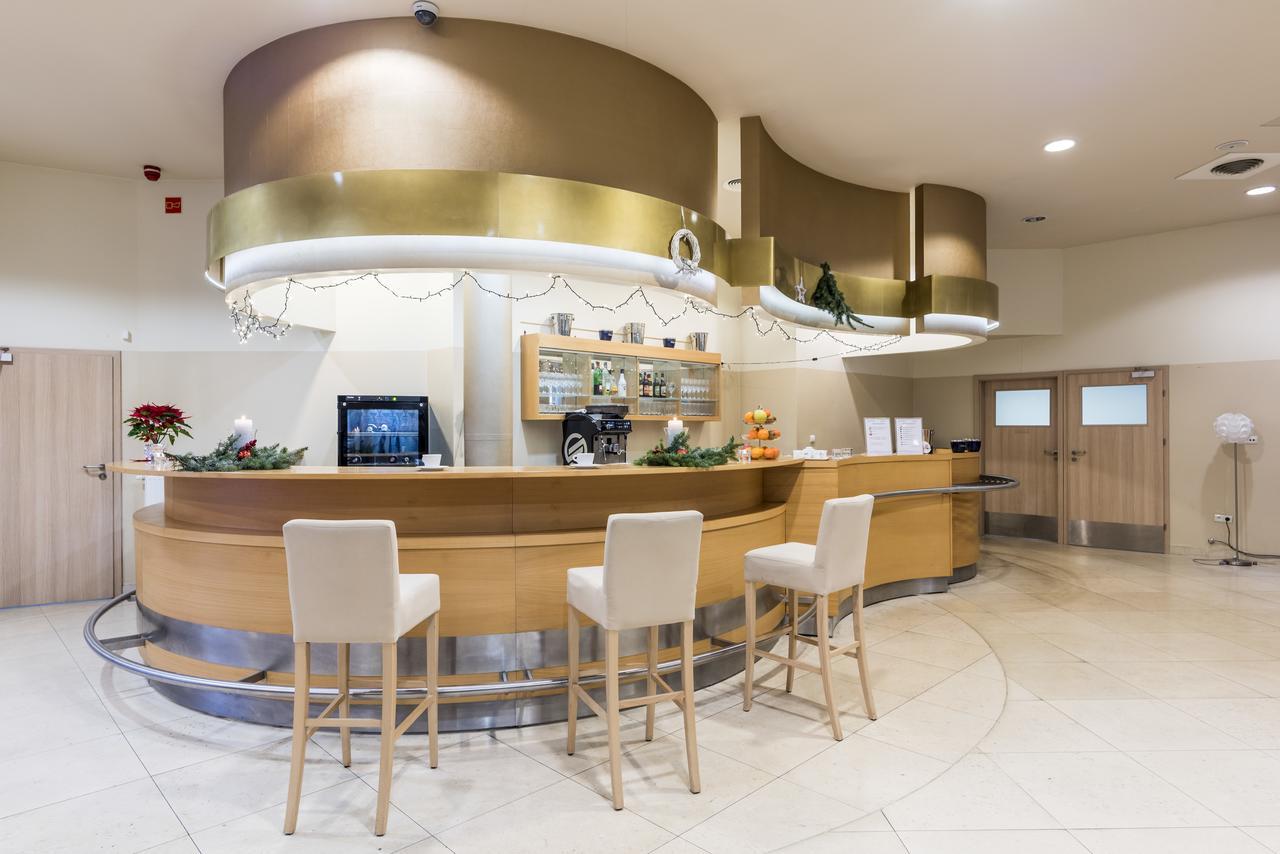 Willa Wiosenna Hotel โอชารูฟ มาโซเวียตสกี ภายนอก รูปภาพ