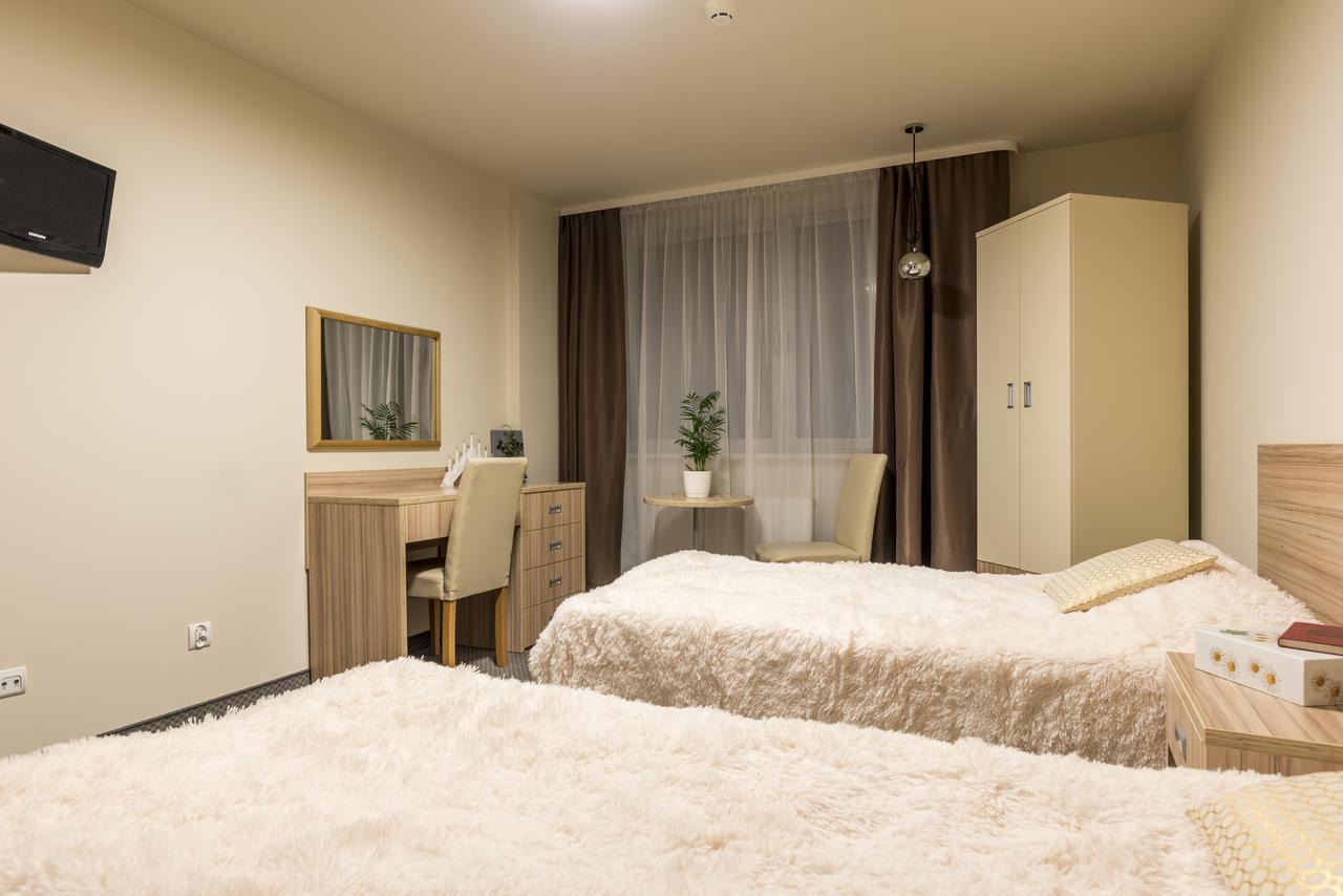 Willa Wiosenna Hotel โอชารูฟ มาโซเวียตสกี ภายนอก รูปภาพ