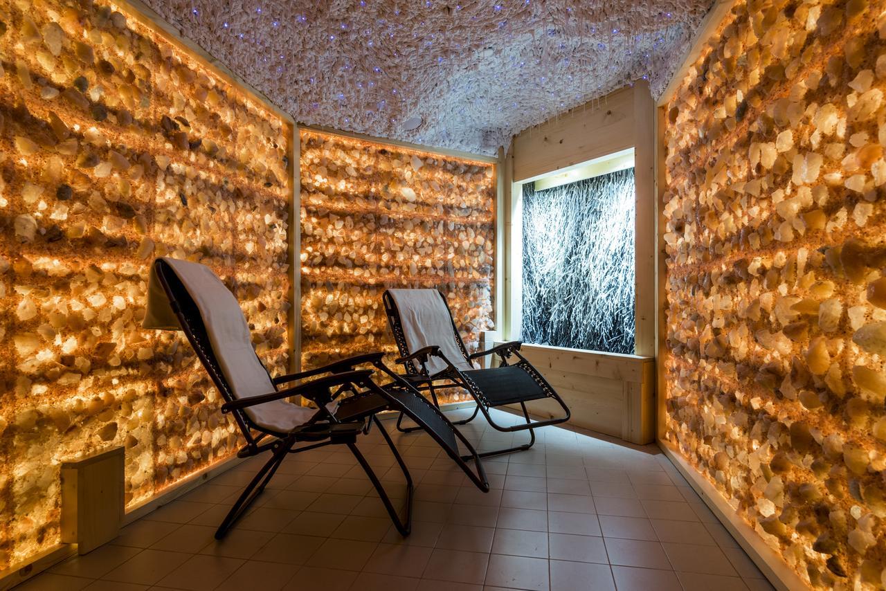 Willa Wiosenna Hotel โอชารูฟ มาโซเวียตสกี ภายนอก รูปภาพ