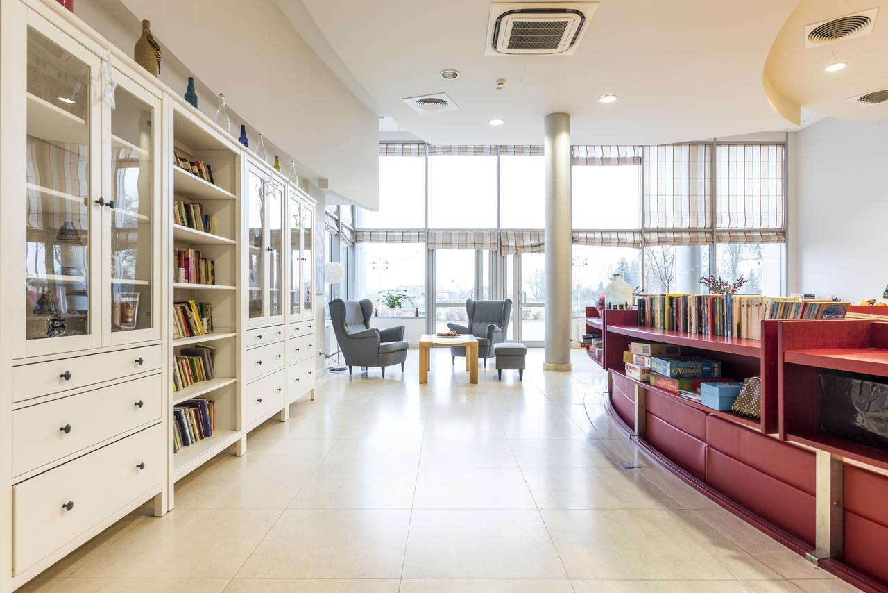 Willa Wiosenna Hotel โอชารูฟ มาโซเวียตสกี ภายนอก รูปภาพ